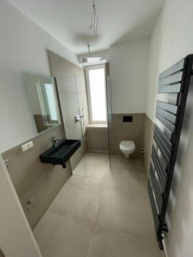 Foto - Erstbezug nach TOP-Sanierung, 1-Zimmer DG-Wohnung in charmantem Altbau, modernes Bad, Regendusche