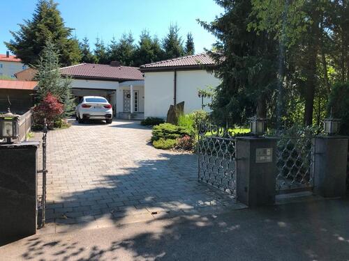 Foto - Einfamilienhaus Bungalow - 1.350.000,00&nbsp;EUR Kaufpreis, ca.&nbsp; 250,00&nbsp;m&sup2;