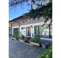 Betriebsleiterwohnung - 1.400,00&nbsp;EUR Kaltmiete, ca.&nbsp; 95,00&nbsp;m&sup2; in Söchtenau (PLZ: 83139)