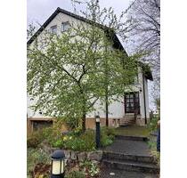 Freistehendes Einfamilienhaus mit Charakter und großen Garten - Oberdachstetten