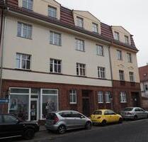 Mehrfamilienhaus mit 8 WE, 1 GewE und 5 Garage von privat - Torgau