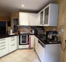 Helle hochwertig teilmöblierte 2-Zimmer-Wohnung in Sankt Augustin-Niederpleis