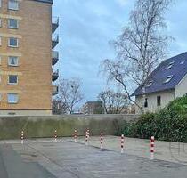Abschließbarer Außenstellplatz in Köln-Longerich zu vermieten
