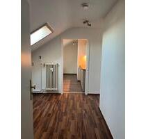 2,5 Dachgeschoßwohnung - 550,00&nbsp;EUR Kaltmiete, ca.&nbsp; 57,00&nbsp;m&sup2; in Pforzheim (PLZ: 75180) Büchenbronn