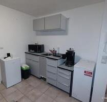 Hirschaid-Zentrum: Kleines 1-Zimmer-Appartement mit Mini-Balkon