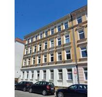 **Großzügige 2-Zimmer-Wohnung mit modernem Bad und neuer Einbauküche** - Leipzig Altwest