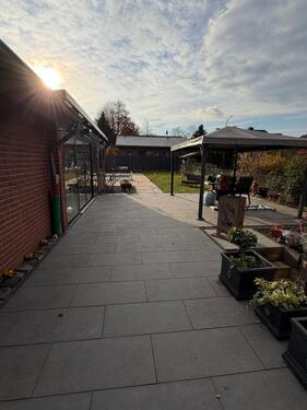 Foto - Eckhaus, Solar, Wärmepumpe, Pool, Werkstatt, Wintergarten, Garage