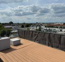 Frisch renoviertes Dachstudio mit neuer Siemens-Schreinerküche & großer Panorama-Dachterrasse - Darmstadt