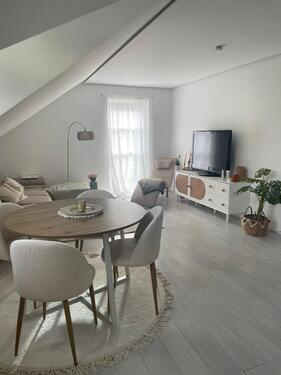 Foto - Schöne 2 Zimmer Wohnung in ruhiger Lage mit Einbauküche & Balkon