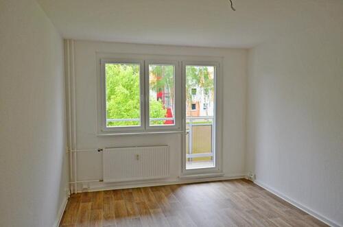 Foto - sanierte 3-Raum-Wohnung mit Aufzug, Badewanne und Balkon! Bezug sofort möglich!