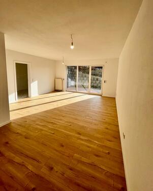 Foto - Renovierte 3-Zimmer Wohnung mit neuer EBK, Terrasse und Garten