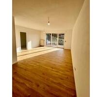 Renovierte 3-Zimmer Wohnung mit neuer EBK, Terrasse und Garten - Elz