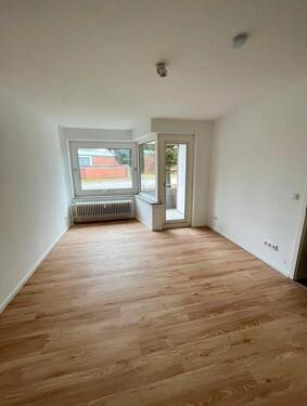 Foto - Helle 3-Zimmer-Wohnung (55qm) mit Loggia in Lübeck (St. Lorenz)