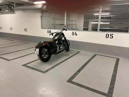 Foto - Motorradstellplatz in gesicherter Tiefgarage