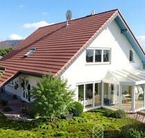 Wohnen mit Weitblick – Stilvolle Dachgeschosswohnung mit Balkon in idyllischer Lage von Naumburg