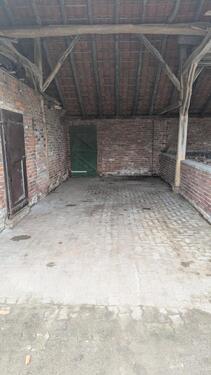 Foto - Stellplatz in überdachter Remise vorne offen