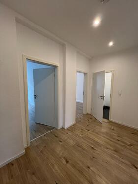 Foto - FRISCH UND MODERN – 2-Raum-Wohnung mit moderner EBK & Bad