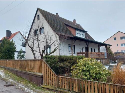 Foto - Einfamilienhaus mit großen Grundstück