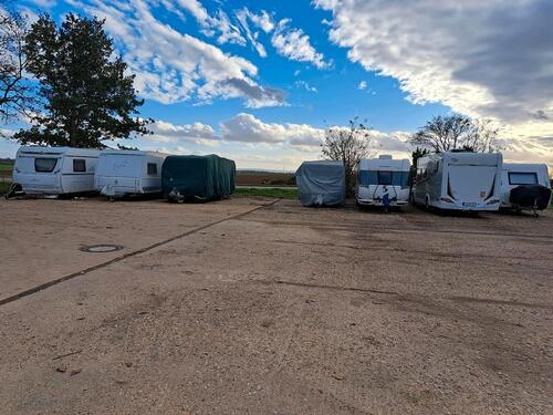 Foto - Stellplätze für Wohnwagen - 50,00 EUR Miete,