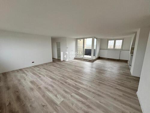 Foto - Hell, großzügig, einzugsbereit! 3,5-Zimmer-Wohnung mit Loggia, Stellplatz & Einbauküche (MH25L7)