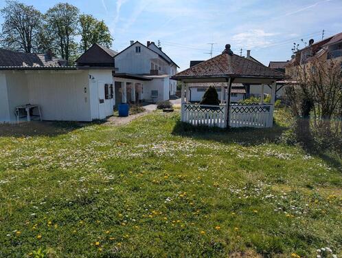 Foto - Attraktives Grundstück mit Wohn- und Geschäftsgebäude