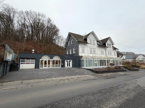Foto - 12 Zimmer Mehrfamilienhaus, Wohnhaus in Bad Marienberg (Westerwald)