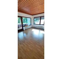 Schöne 4-Zimmer-Wohnung mit Balkon, Garage und Stellplatz - Kall