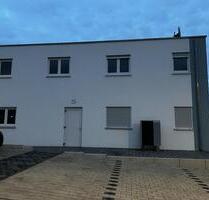 Neubau: Moderne 3-Zimmer Wohnung mit Terasse in Hardheim