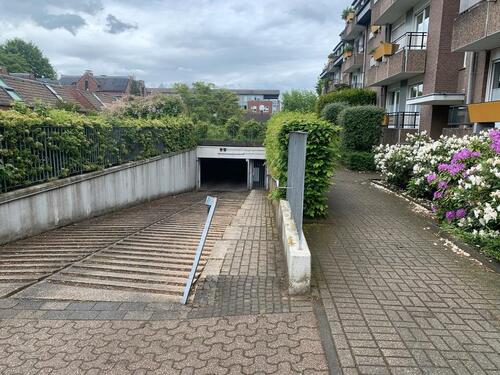 Foto - Tiefgaragenstellplatz - 100,00&nbsp;EUR Miete,