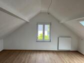 Foto - 3 Zimmer Mietwohnung DG - 740,00&nbsp;EUR Kaltmiete, ca.&nbsp; 60,00&nbsp;m&sup2;