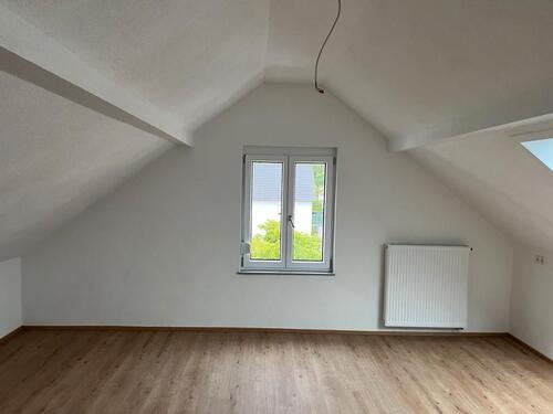 Foto - 3 Zimmer Mietwohnung DG - 740,00&nbsp;EUR Kaltmiete, ca.&nbsp; 60,00&nbsp;m&sup2;