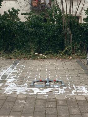 Foto - Parkplatz zur Miete - 100,00&nbsp;EUR Miete,