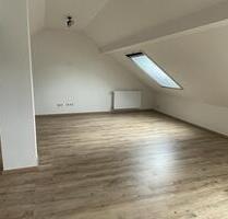 Große, helles WG - Dachgeschosszimmer zu vermieten - Ruppichteroth