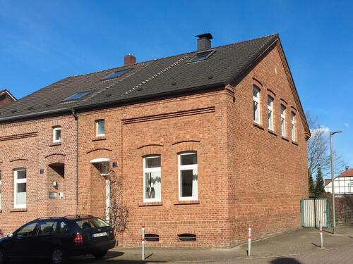 Foto - Doppelhaushälfte mit großem Garten