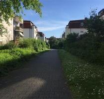 Pieschen: 2-Zimmer-Wohnung mit Laminat, Wannenbad und Terrasse - Dresden
