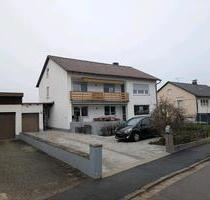 ZWEIFAMILIENWOHNHAUS - 440.000,00&nbsp;EUR Kaufpreis, ca.&nbsp; 193,00&nbsp;m&sup2; in Rötz (PLZ: 92444)