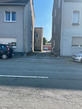 Foto - Garage mit Strom und Wasser ab sofort Frei