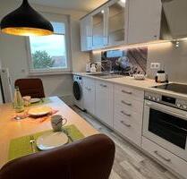 Kapitalanlage: Hochwertig möblierte 2,5-Raum-Wohnung in Werdau