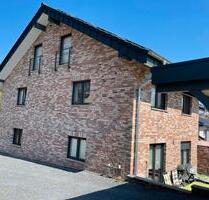 Exklusive Doppelhaushälfte, Wärmepumpe, KfW40, PV - Neunkirchen-Seelscheid