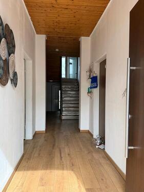 Foto - 8 Zimmer Einfamilienhaus zur Miete in Kirchheimbolanden