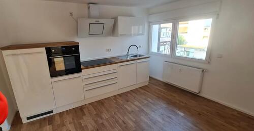 Foto - Exklusive 3-Zimmer Wohnung, Einbauküche, Stellplatz, privat