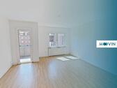 Foto - Helle und großzügig geschnittene 3-Zimmer-Wohnung mit BALKON