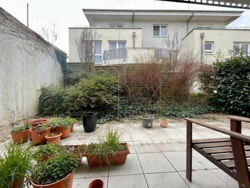 Foto - Große 2 Zi.- Gartengeschoss-Wohnung mit großer Terrasse und Privatgarten, citynah und ruhig gelegen