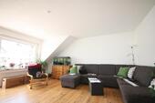 Foto - Schöne 3-Zimmer-DG-Whg (2.OG) mit Balkon!