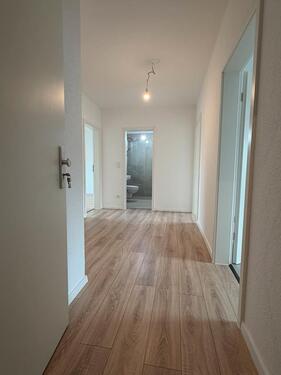 Foto - Kernsanierte 2,5 Zimmer Wohnung in Meiderich zu vermieten