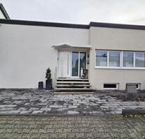 240m2 Gesamtfläche - Haus mit Keller, Nebengebäude, Hof & Garage - Bruchmühlbach-Miesau