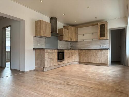 Foto - Helle 4-Zimmer-Wohnung mit Küche und Bad