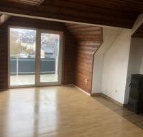 Wunderschöne 2-Zi Mansardenwohnung MIT Balkon - Naila