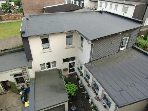 Foto - Hinterhaus am Fuße des Ehrenbergs