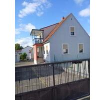 Charmantes Einfamilienwohnhaus mit Garage, Nebengeb. und Garten - Eisenberg (Pfalz)